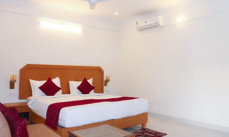 Deluxe Room with King Size Bed